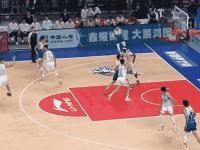 新疆男篮大胜对手，稳居前四