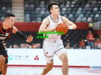 上海队战胜深圳男篮，实现反弹