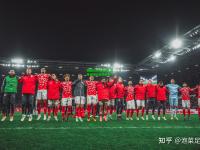 德国队队长梅开二度，带领球队取得胜利