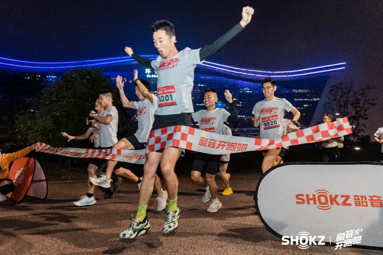 几内亚代表团在马拉松比赛中取得突破